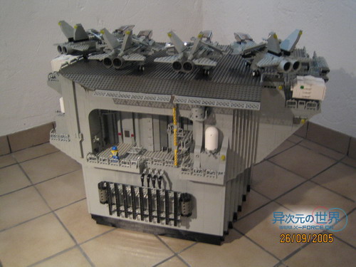 趣闻┊叹为观止的精彩!!用乐高(LEGO)积木搭出来的逼真巨型航母~!(附巨量清晰照片)