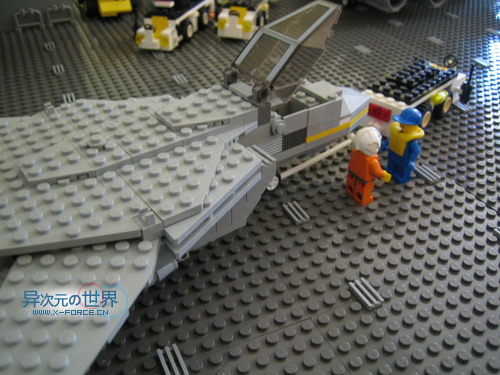 趣闻┊叹为观止的精彩!!用乐高(LEGO)积木搭出来的逼真巨型航母~!(附巨量清晰照片)