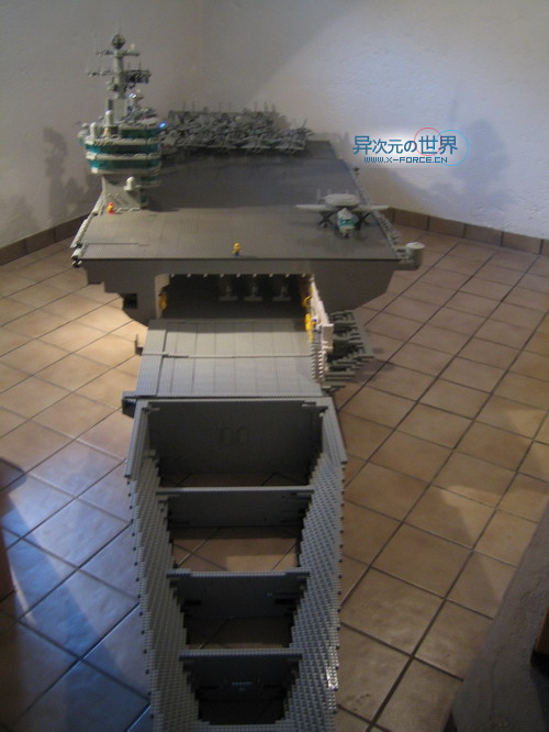 趣闻┊叹为观止的精彩!!用乐高(LEGO)积木搭出来的逼真巨型航母~!(附巨量清晰照片)