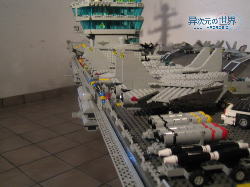 趣闻┊叹为观止的精彩!!用乐高(LEGO)积木搭出来的逼真巨型航母~!(附巨量清晰照片)