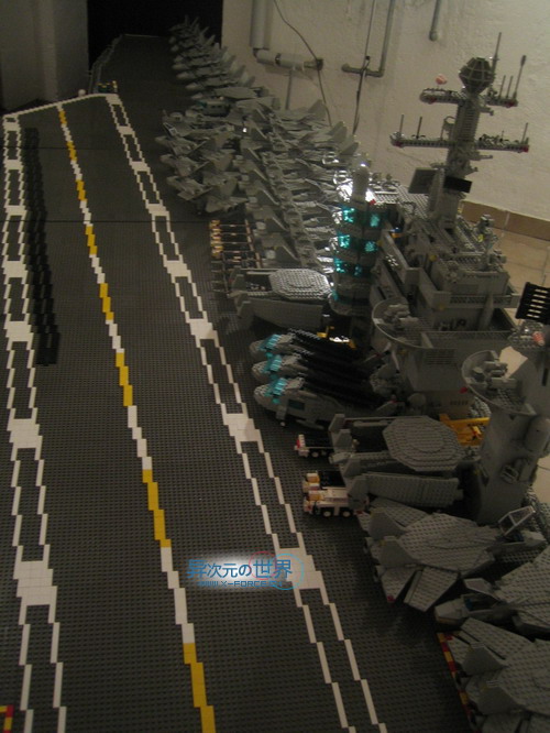 趣闻┊叹为观止的精彩!!用乐高(LEGO)积木搭出来的逼真巨型航母~!(附巨量清晰照片)