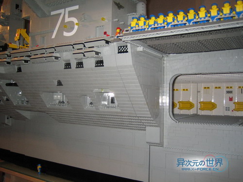 趣闻┊叹为观止的精彩！！用乐高(LEGO)积木搭出来的逼真巨型航母～！(附巨量清晰照片)