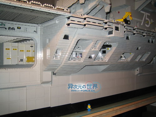 趣闻┊叹为观止的精彩！！用乐高(LEGO)积木搭出来的逼真巨型航母～！(附巨量清晰照片)