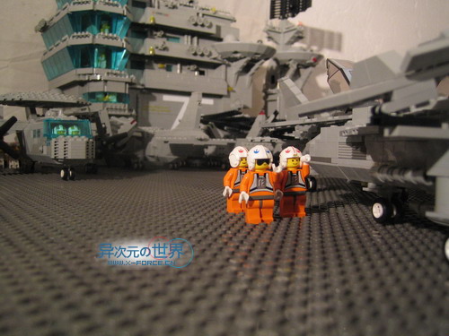 趣闻┊叹为观止的精彩！！用乐高(LEGO)积木搭出来的逼真巨型航母～！(附巨量清晰照片)