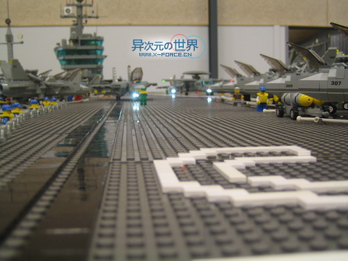 趣闻┊叹为观止的精彩！！用乐高(LEGO)积木搭出来的逼真巨型航母～！(附巨量清晰照片)