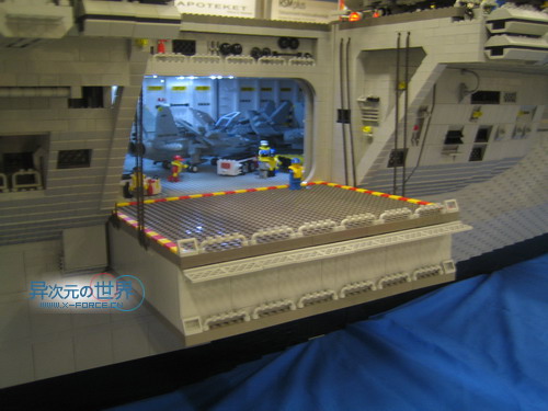趣闻┊叹为观止的精彩！！用乐高(LEGO)积木搭出来的逼真巨型航母～！(附巨量清晰照片)