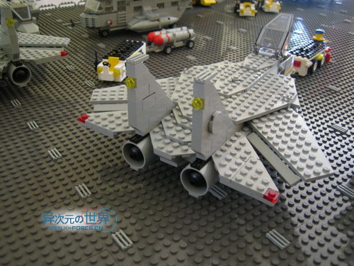 趣闻┊叹为观止的精彩！！用乐高(LEGO)积木搭出来的逼真巨型航母～！(附巨量清晰照片)
