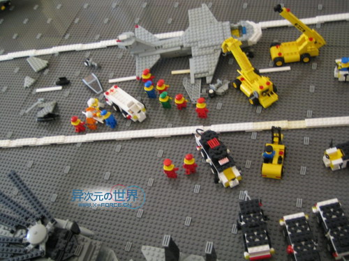 趣闻┊叹为观止的精彩！！用乐高(LEGO)积木搭出来的逼真巨型航母～！(附巨量清晰照片)