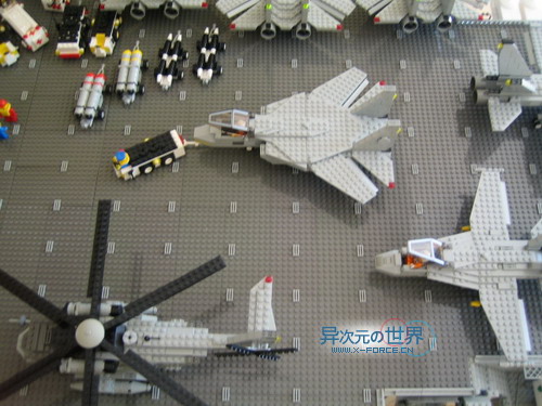 趣闻┊叹为观止的精彩！！用乐高(LEGO)积木搭出来的逼真巨型航母～！(附巨量清晰照片)