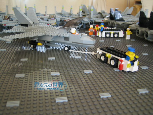 趣闻┊叹为观止的精彩！！用乐高(LEGO)积木搭出来的逼真巨型航母～！(附巨量清晰照片)