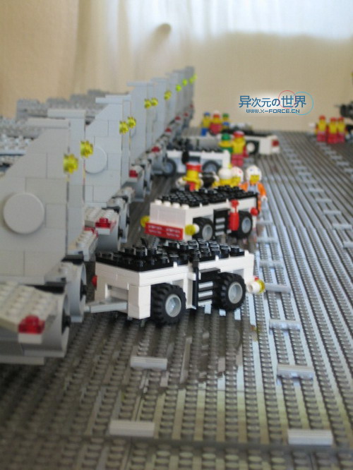 趣闻┊叹为观止的精彩！！用乐高(LEGO)积木搭出来的逼真巨型航母～！(附巨量清晰照片)