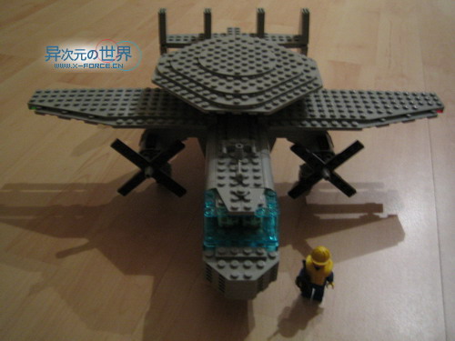 趣闻┊叹为观止的精彩！！用乐高(LEGO)积木搭出来的逼真巨型航母～！(附巨量清晰照片)