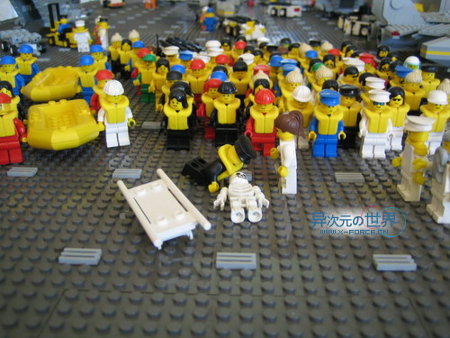趣闻┊叹为观止的精彩！！用乐高(LEGO)积木搭出来的逼真巨型航母～！(附巨量清晰照片)