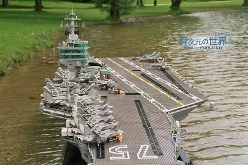 趣闻┊叹为观止的精彩！！用乐高(LEGO)积木搭出来的逼真巨型航母～！(附巨量清晰照片)