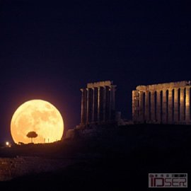 天文学家Anthony Ayiomamitis 希腊舒尼恩岬(Cape Sounion) 美丽的月出图片