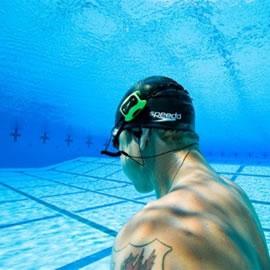 Speedo推出的游泳/潜水运动员专用Aquabeat MP3播放器