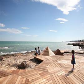 设计师Vicente Guallart在西班牙滨海小镇vinaròs建造的微型海滩（Microcoasts）