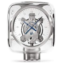 奢华手表生产商 Jaeger LeCoultre推出的由Marc Newson设计的Atmos 561机械式闹钟