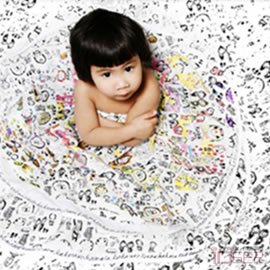 图片是设计师Merja Lamberg的儿童裙子（Colour-in skirt）