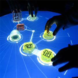 Reactable，一个可以进行交互式触摸演奏的电子乐器