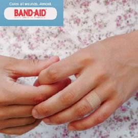 BAND-AID （邦迪创可贴）的广告：Cures all wounds，Almost.