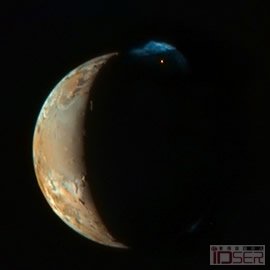 图片是木星卫星Io上的火山爆发