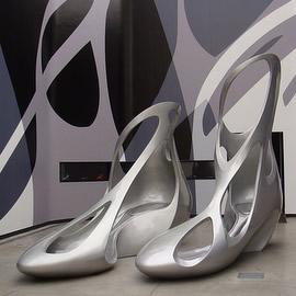 巴西著名环保时尚品牌公司Melissa与世界著名建筑师Zaha Hadid联合设计推出的女鞋