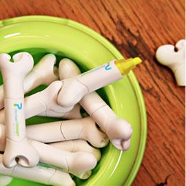 香港设计师Ming Tong设计的狗骨头画笔DrawBone