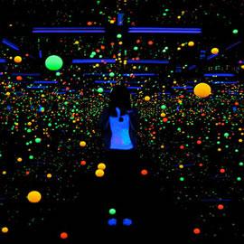 Yayoi Kusama的镜子房间（Mirrored rooms）