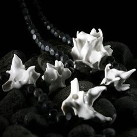 设计师Dror Benshetrit的陶瓷珠宝