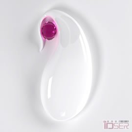 图片是施华洛世奇（Swarovski）水晶设计大赛头奖：Swarovski Mouse