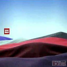 图片是Uniqlo的广告：Color is Comfort