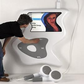 两位俄罗斯艺术家 Aristarkh Chernyshev和Alexei Shulgin打造的互动多媒体雕塑：wowPOD