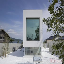 图片是日本建筑师Takao Shiotsuka极简风格的住宅设计
