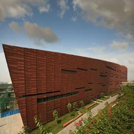 来自建筑师buro II的广州白云国际会议中心大楼