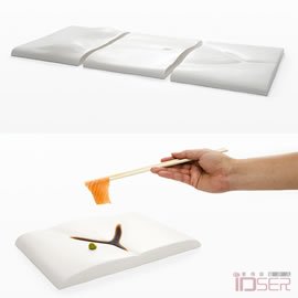 图片是日本设计师Hiroshi Tsunoda设计的人体宴餐碟（The Bodylicious）