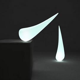 乌克兰设计师Igor Pinigin带来的这个名叫Anemona的灯具