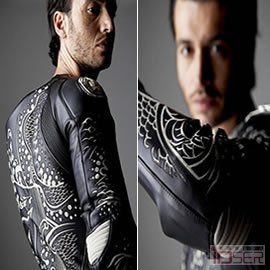 图片是纹身职业摩托车比赛服（Tattoo Racing Suit）