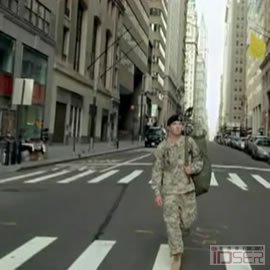 图片是一则关于美国伊拉克和阿富汗士兵的广告:孤独(Iraq and Afghanistan Veterans of America (IAVA): Alone)