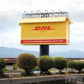 图片是 DHL 的广告:快递箱(DHL Worldwide Express: Giant Box)