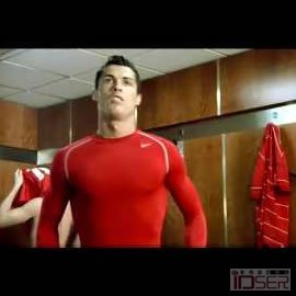 图片是 Nike Pro: Cristiano Ronaldo