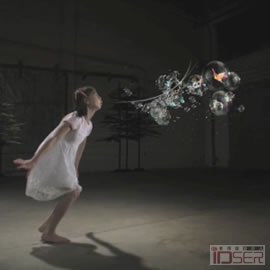图片是新近上线的Autofuss设计室发布的一段推介视频《Katelyn》