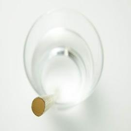 MUJI AWARD 03 设计大赛金奖：来自日本 Yuki Iida 设计的“Straw straw”麦秆吸管。