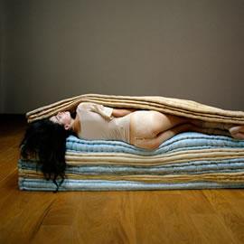 巴黎摄影师 Elene Usdin 的一组超现实摄影作品