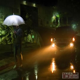 图片是来自韩国设计师 Sang-Kyun Park 的 Lightdrops