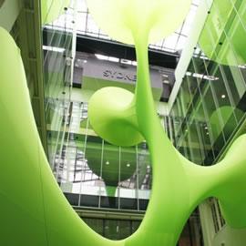 来自设计室 LAVA 的装置艺术 Green Void