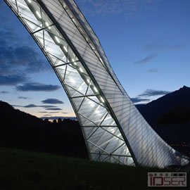 图片是德国设计室 Terrain: loenhart&mayr 设计的 Olympic Ski Jump