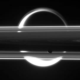 Boston 收集的卡西尼号（ Cassini ）土星探测器最近四年发回地球的一组照片