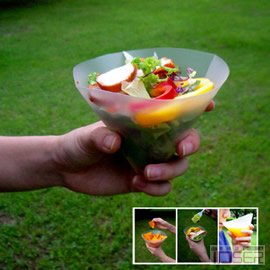 图片是设计师 Gowoon Jeong 设计的可折叠容器(Foldable Bowl)