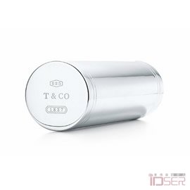 图片是蒂芙尼（Tiffany & Co.）纯银网球包